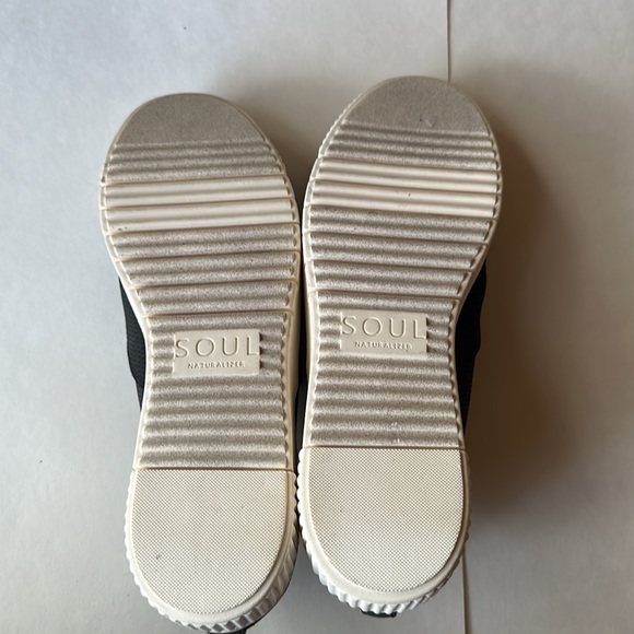 SOUL Naturalizer Tia Slip-on Sneaker - Picture 4 of 4